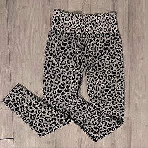 Leopard black and gray leggings (large)